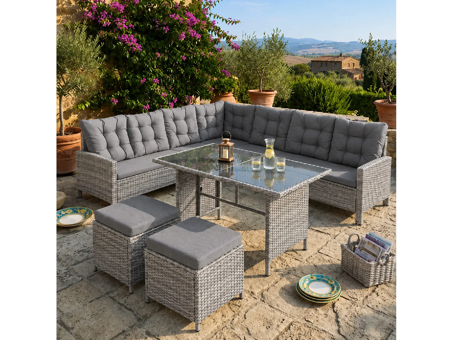 Set Conversazione Angolare In Polyrattan Con Tavolino A Doppio Piano In Vetro Due Pouf E Cuscini Comfort Per Terrazza Veranda Balcone Area Piscina Grigio