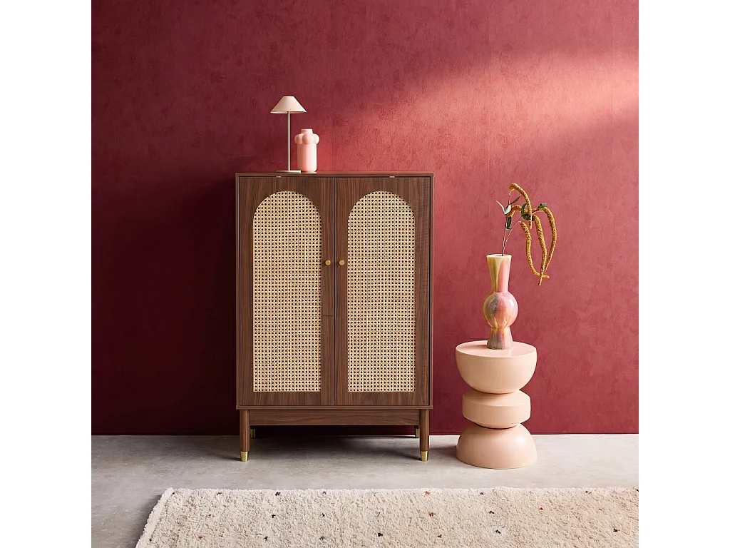 Meuble à chaussures. petit buffet décor bois noyer et cannage 2 portes