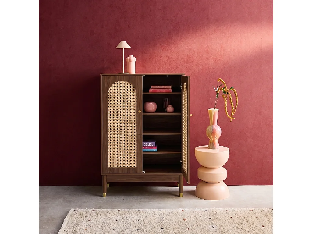 Meuble à chaussures. petit buffet décor bois noyer et cannage 2 portes