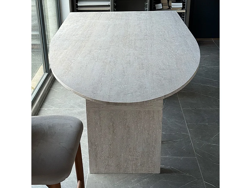 Table à manger ARCHETTA en travertin 240 x 110 cm