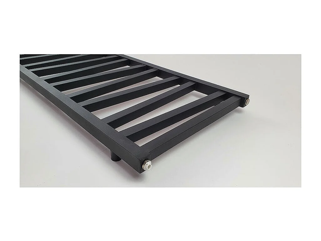 Radiateur sèche-serviettes eau chaude design CYRKA 97 x 50 cm noir mat