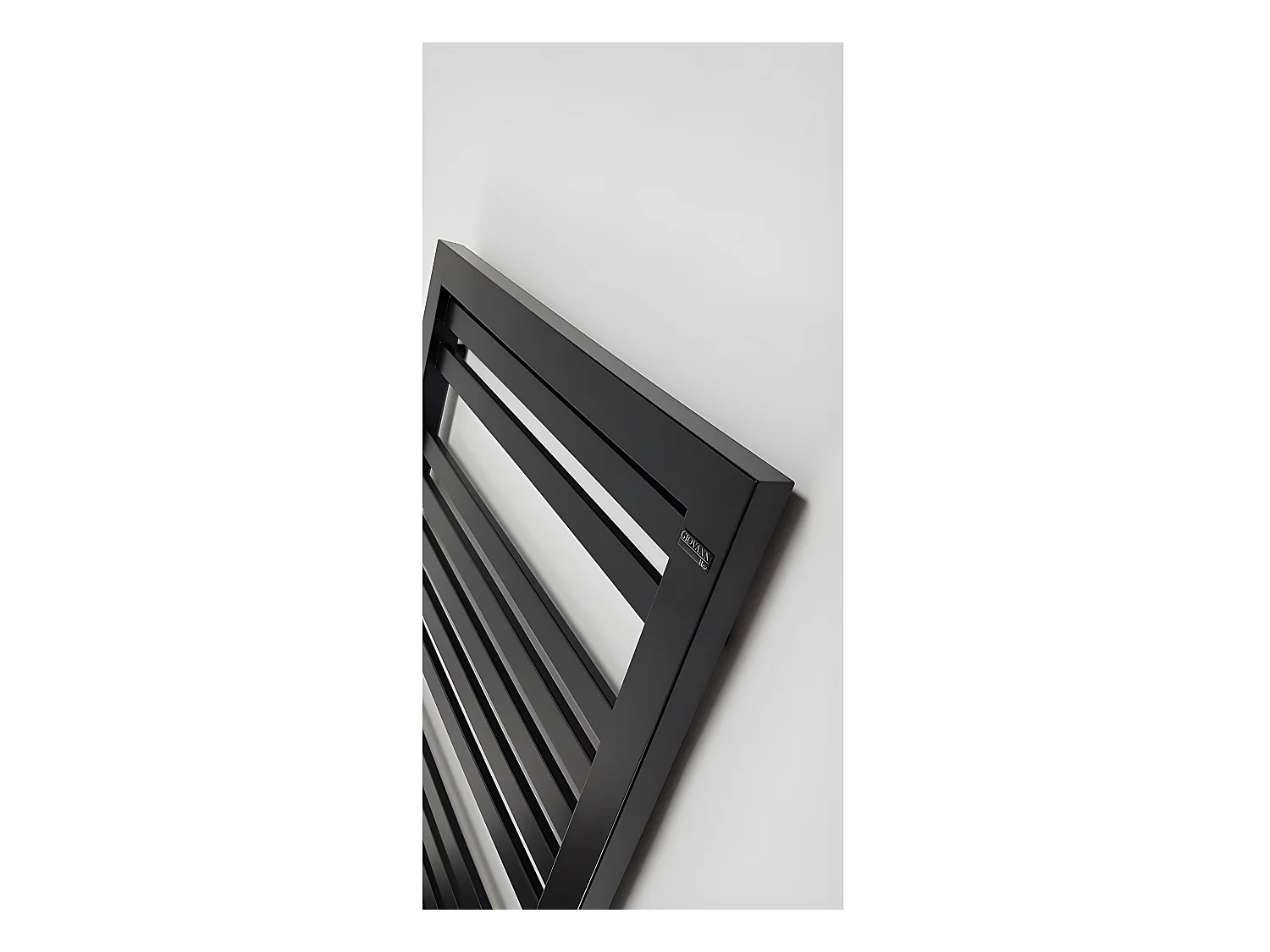 Radiateur sèche-serviettes eau chaude design KLEA 128 x 54 cm noir mat