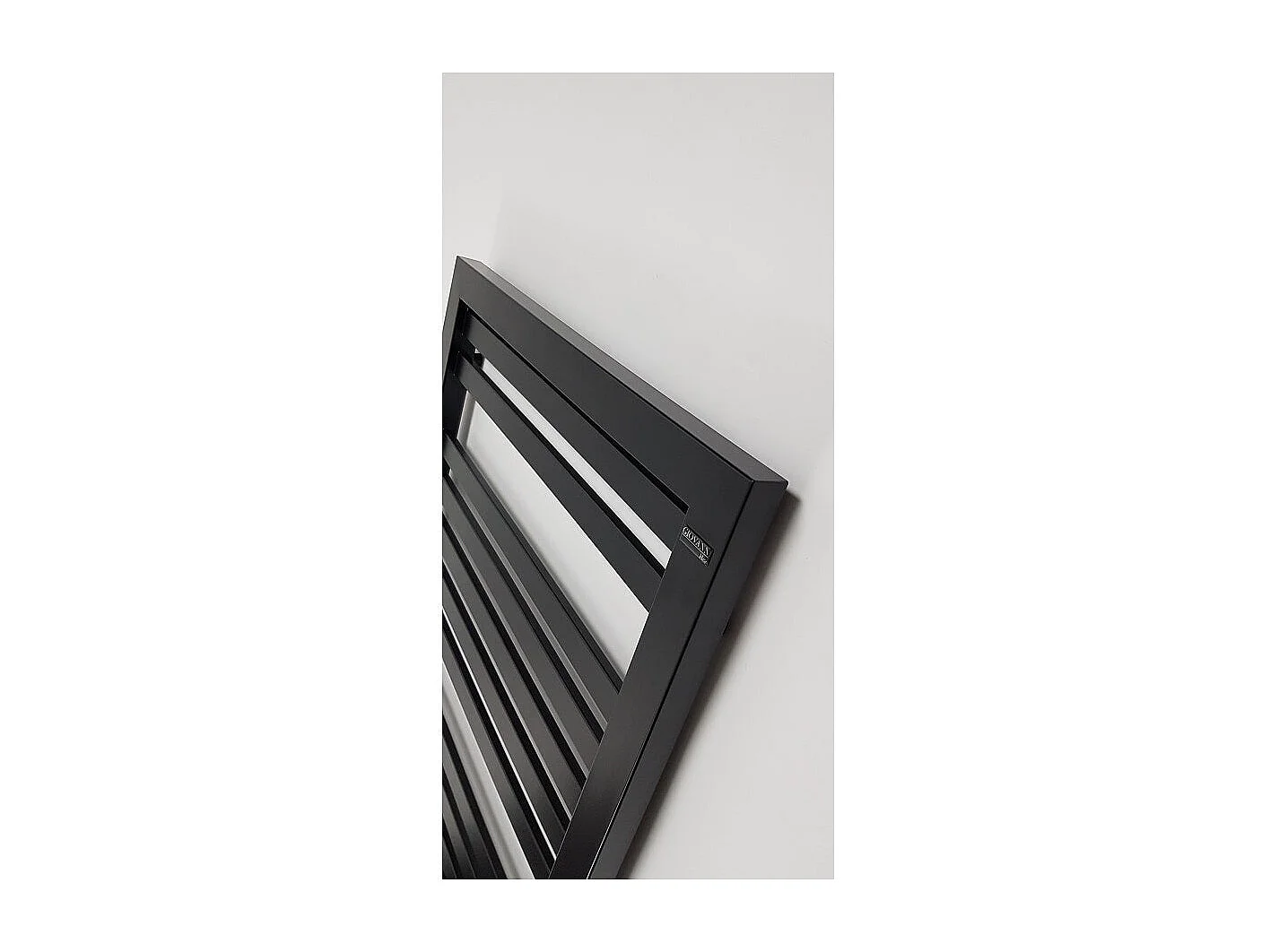 Radiateur sèche-serviettes eau chaude design KLEA 128 x 54 cm noir mat