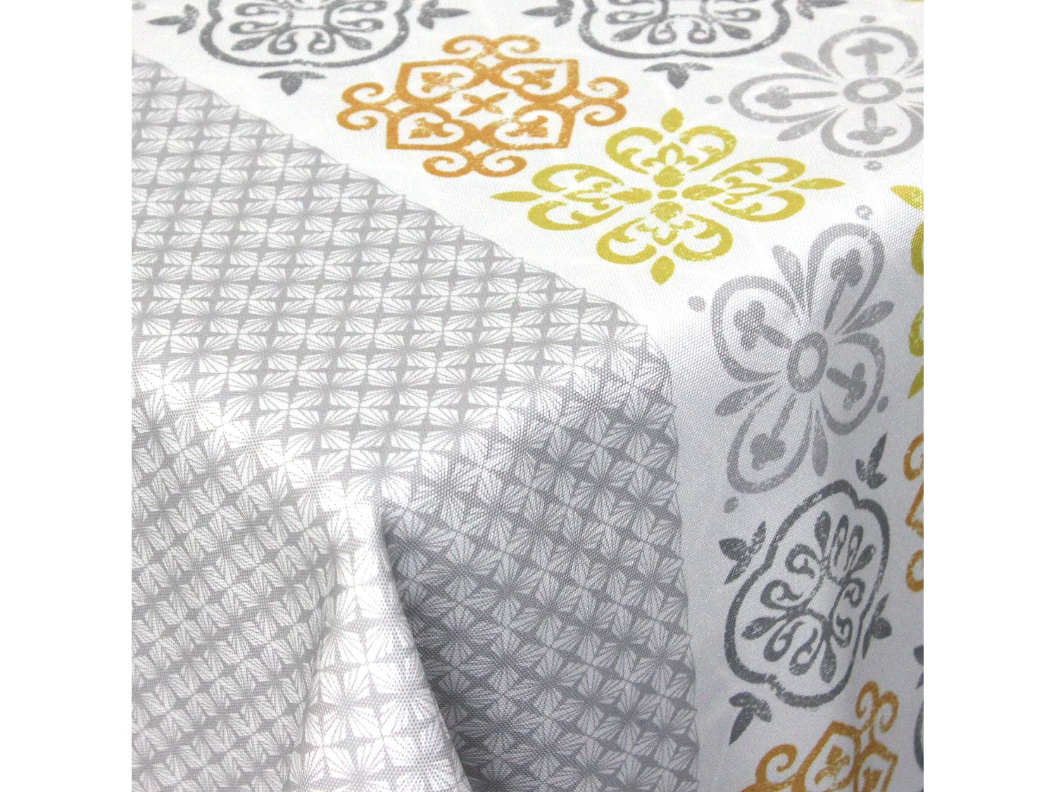 Nappe carrée 170x170 cm imprimée 100% polyester CARO géométrique gris
