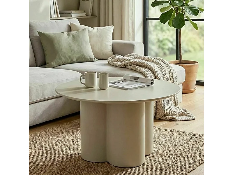 Table basse ronde beige laquée 80 cm pied trèfle Marie