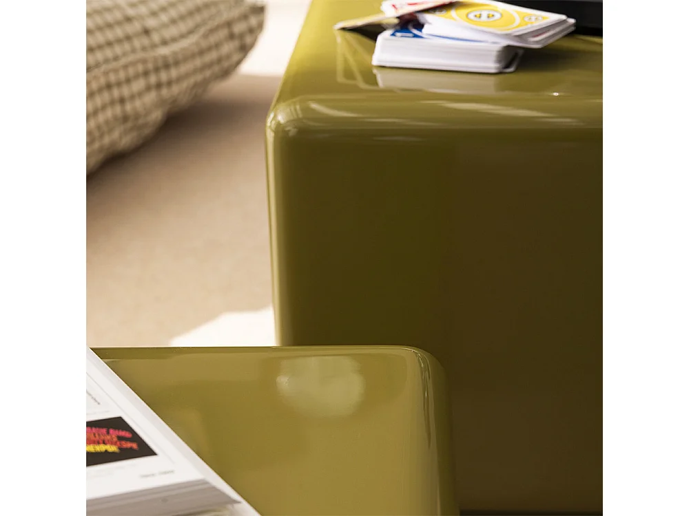 Gaia - Table basse carrée laqué 60x60cm - Vert olive