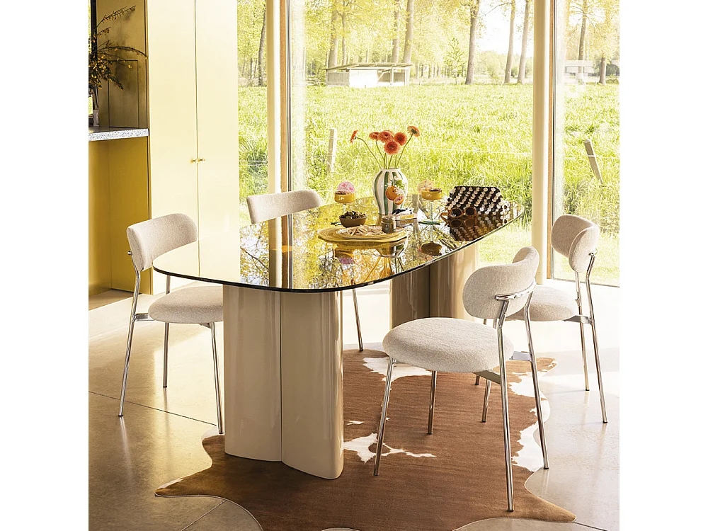 Alty - Table à manger 8 personnes en verre et pieds bois vert - Verre ambré