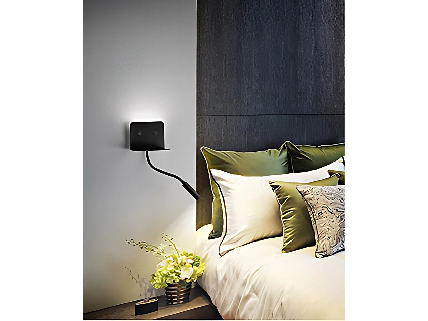 Aplique de Parede em Metal Preto, Lâmpada LED com Braço Flexível, Porta USB Integrada e Iluminação 3000K, Série 6636 da Marca Perenz para Interior
