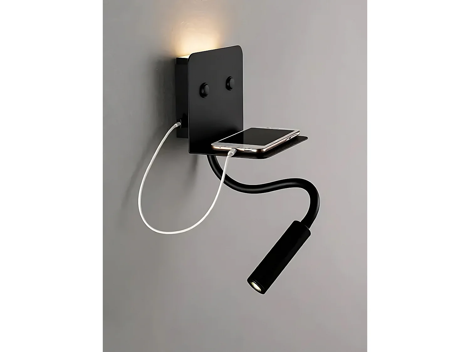 Aplique de Parede em Metal Preto, Lâmpada LED com Braço Flexível, Porta USB Integrada e Iluminação 3000K, Série 6636 da Marca Perenz para Interior