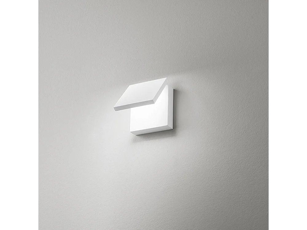 Aplique LED de pared de metal blanco de 10 W, 700 lm, 3000 K, difusor ajustable, diseño interior moderno, dimensiones 12 x 12 x 4,5/13 cm - Perenz