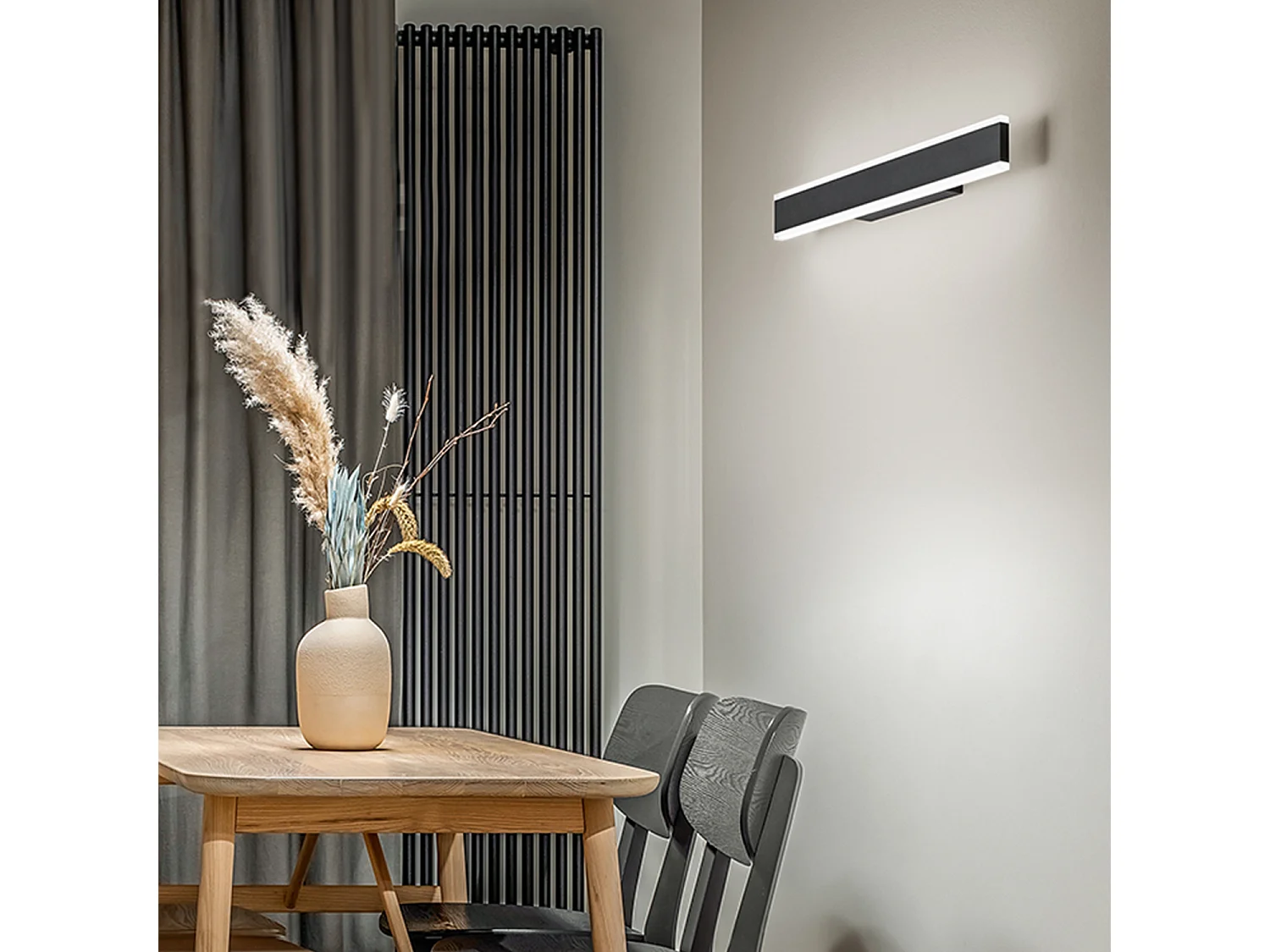 Aplique LED em alumínio preto 16W com tecnologia CCT ajustável 3000K/4000K/6000K para uma iluminação moderna, elegante e funcional - Perenz