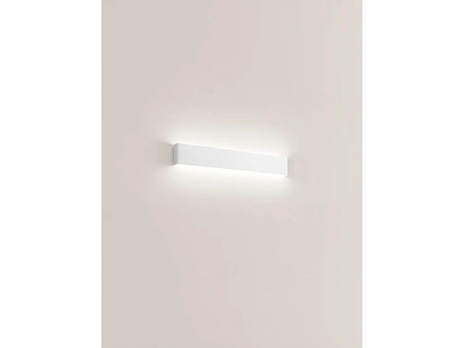 Applique Murale Led En Aluminium Blanc, Design Moderne, 20W, 1800Lm, 3000°K, Éclairage Intérieur Ip20, 61Cm De Longueur Par La Marque Perenz.