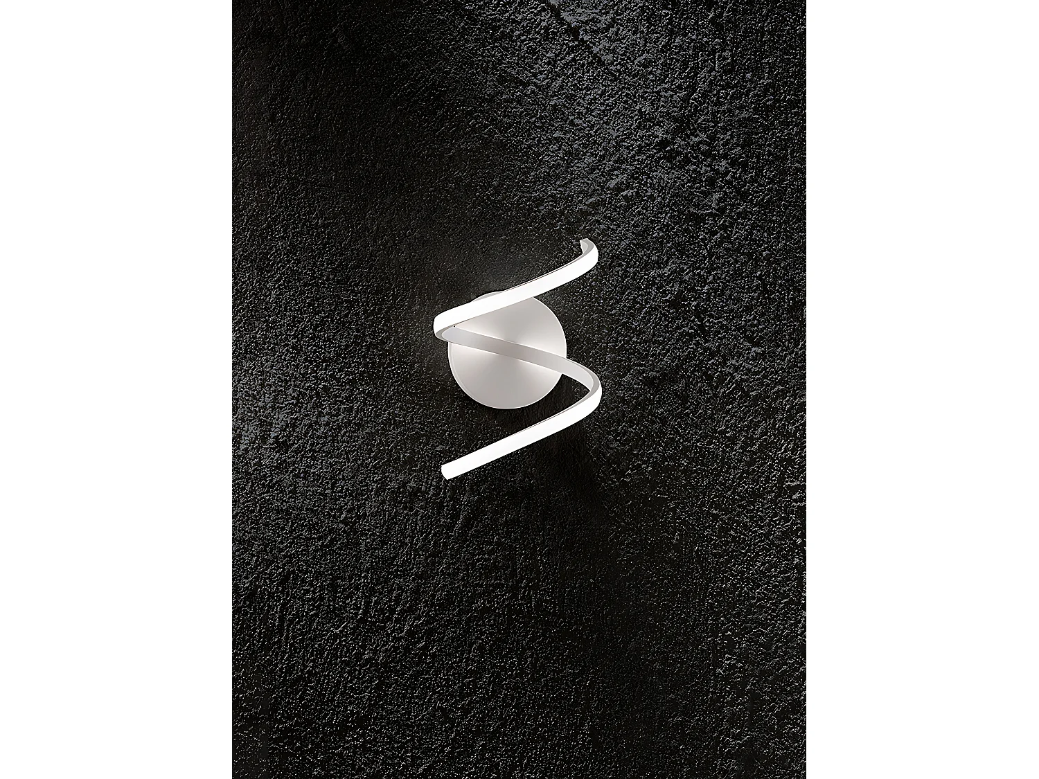 Aplique pared metal blanco mate con difusor silicona, LED 18W regulable con temperatura de color controlada CCT - Perenz