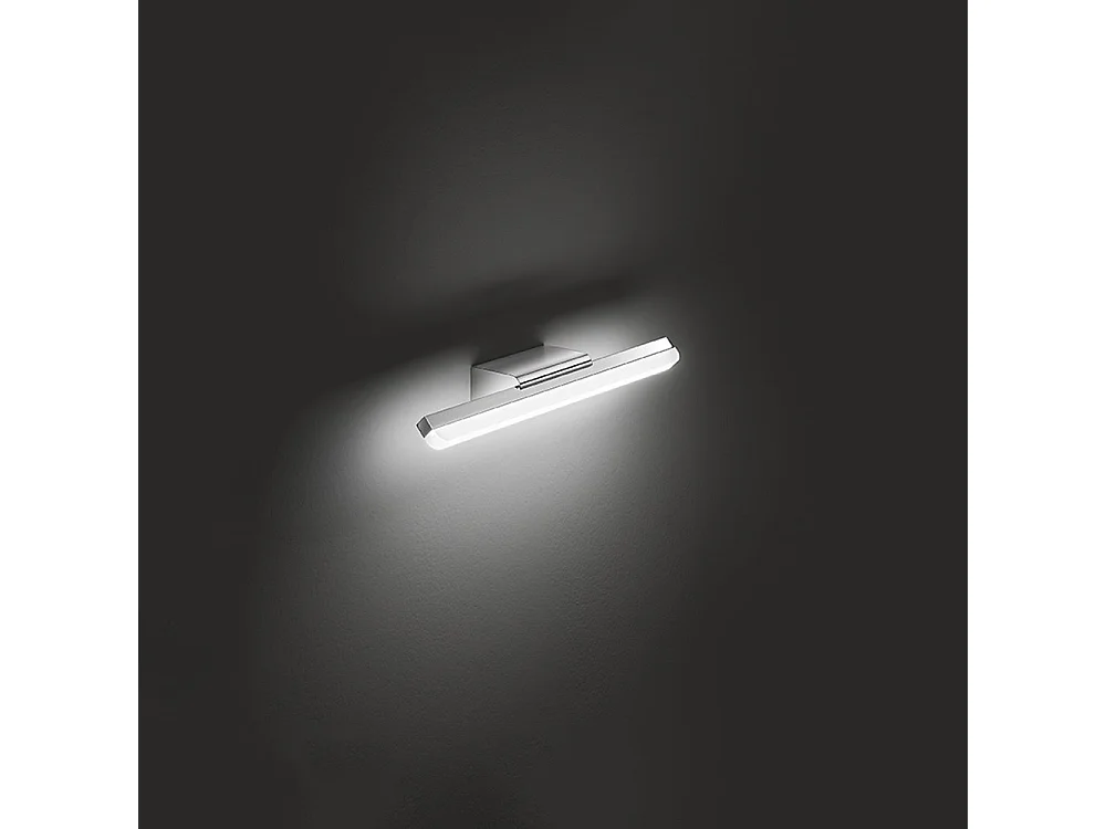 Aplique LED 10W 1100Lm 3000K em Metal Cromado Brilhante com Difusor de Plexiglass, Design Moderno IP44, L.40 cm, 10S46328 CL LC - Marca Perenz