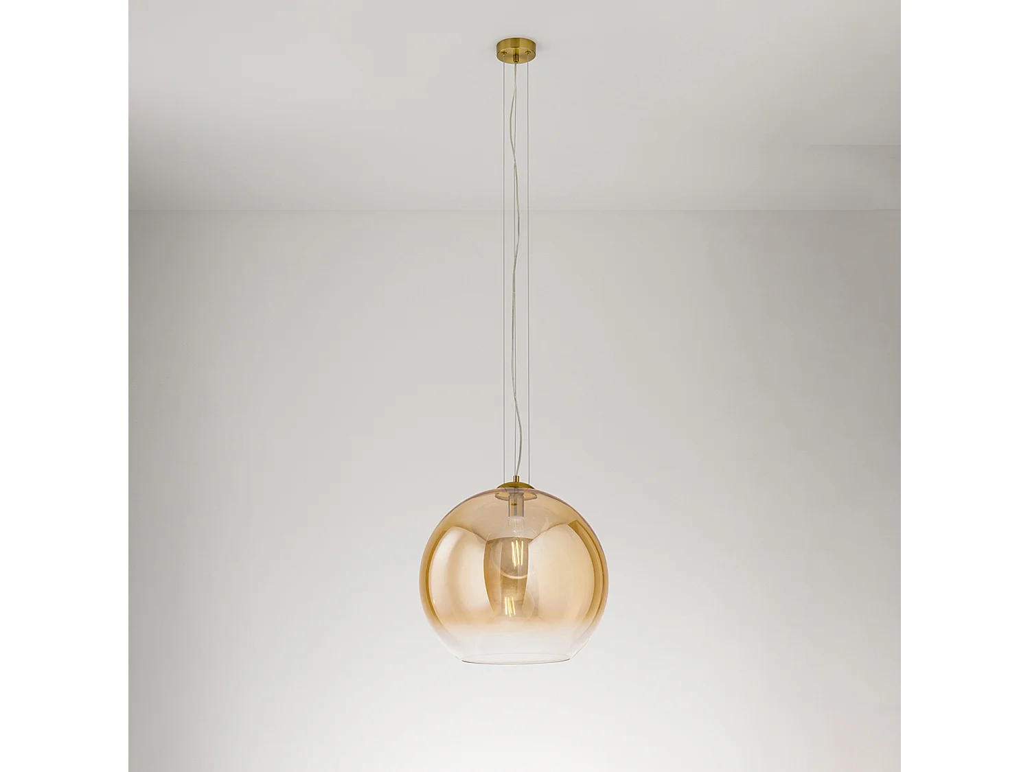 Perenz 10S48526 Hanglamp van amberkleurig geblazen glas met gepolijst messing, E27 fitting, diameter 45 cm en een maximale hoogte van 191 cm