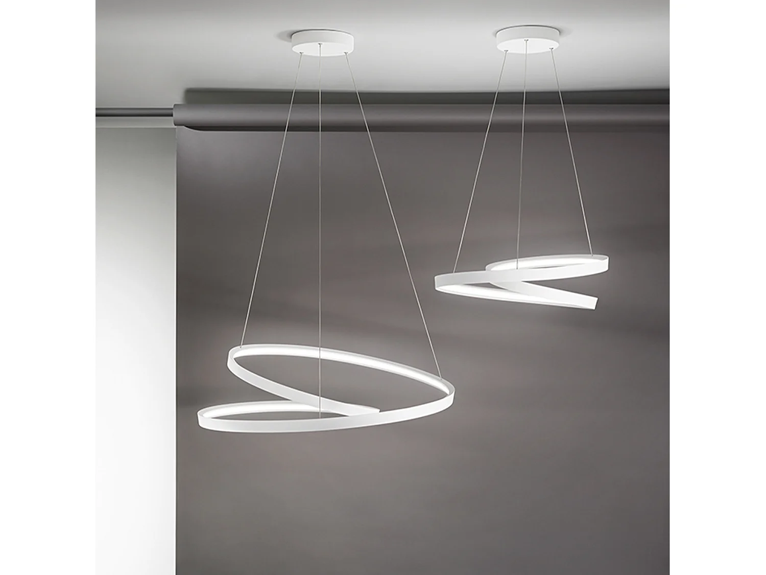 Lâmpada de Suspensão LED 55W Circular Dimmer CCT, Estrutura em Metal Branco Mate, Altura Ajustável, Design Minimalista - Perenz Iluminação S.A.