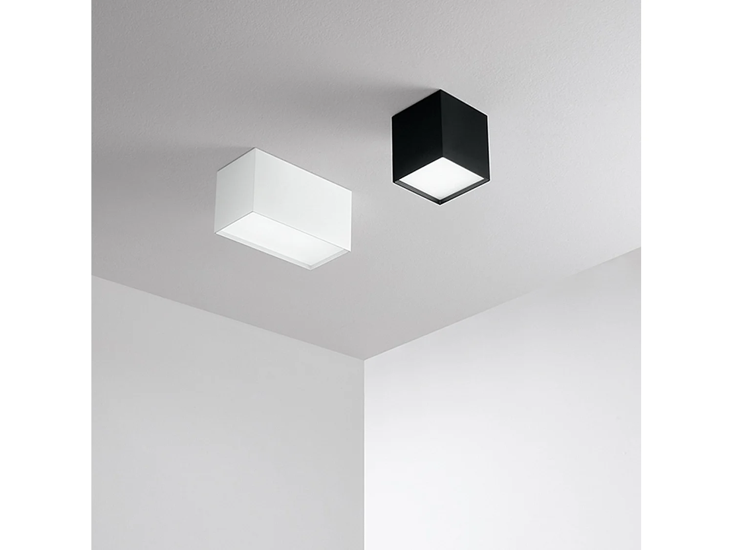 Plafonier LED Série 8572 em Metal e Alumínio Pintado a Pó Cor Branco Mate 20W 3000K Dimensões 10x20x11 cm - Perenz Design Moderno e Elegante