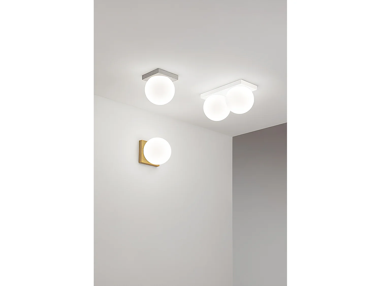 Moderne LED-plafondlamp 8W 3000K in gepolijst messing en geblazen glas - Elegant ontwerp voor binnen, IP40 - Perenz