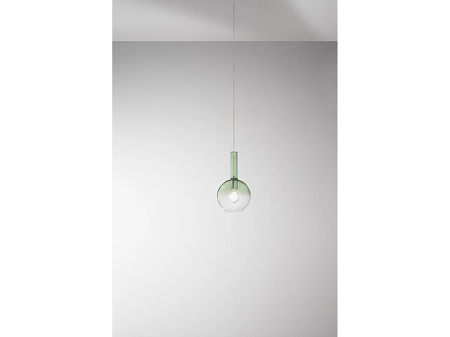 Lampa wisząca z zielonego borokrzemowego szkła, oprawa E27, nowoczesny design, regulowany kabel, średnica 20 cm, klasa szczelności IP20 - Perenz