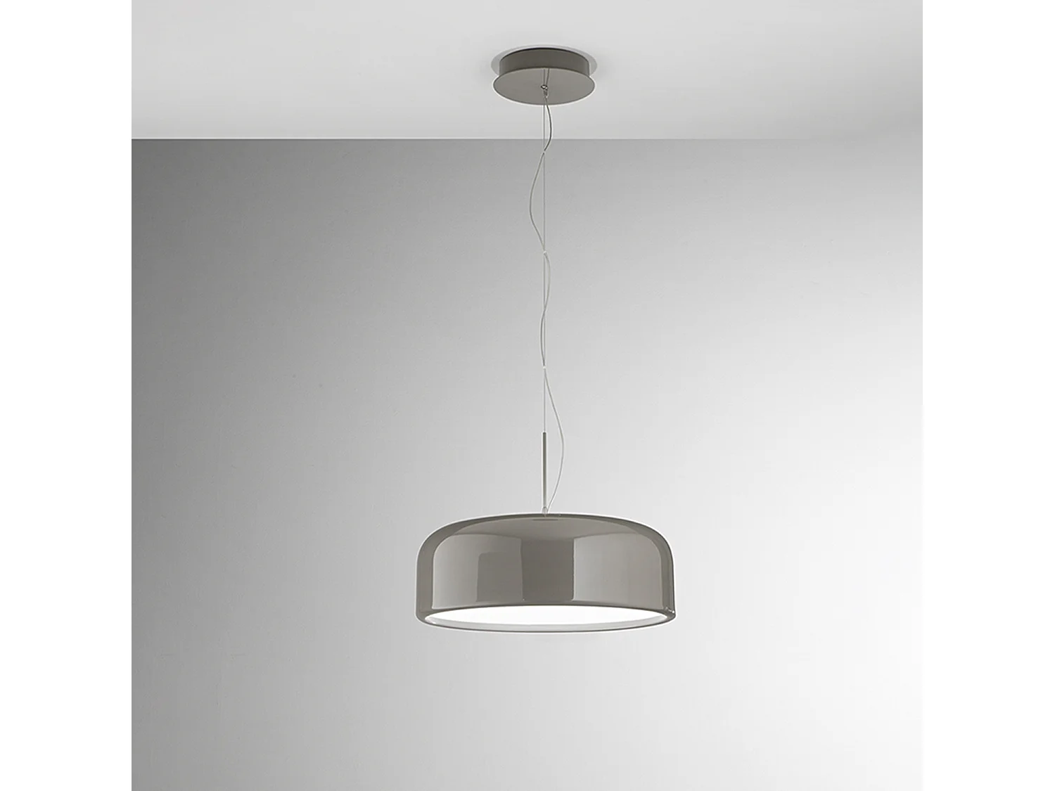 Glänzende, taubengraue Metall-Pendelleuchte mit integrierter, dimmbarer LED-Technologie (50 W Farbtemperatur), Durchmesser 60 cm - Perenz