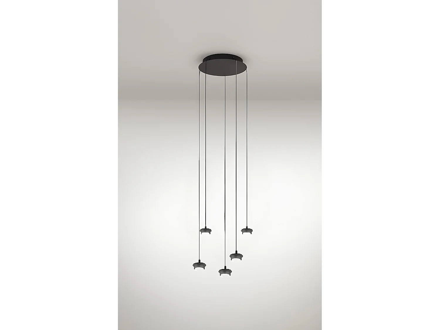 Candeeiro de Suspensão LED com 5 Luzes em Alumínio e Metal Preto Mate, Design Circular Moderno, 25W, 3000K, Luz Quente Sofisticada - Perenz
