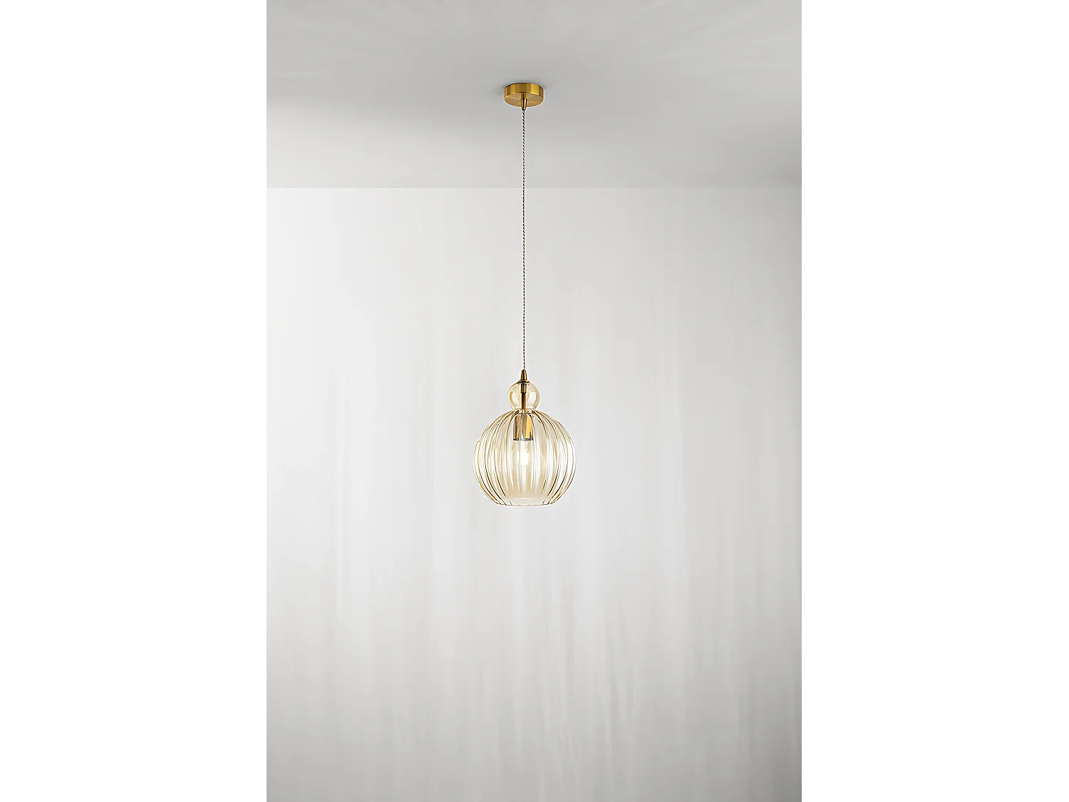 Lampa Wisząca Szklana Koniakowa, Nowoczesny Design, Mosiądz Brązowany, Gniazdo E27, Średnica 25 cm, Wysokość 182 cm, Elegancka Oprawa Marki Perenz