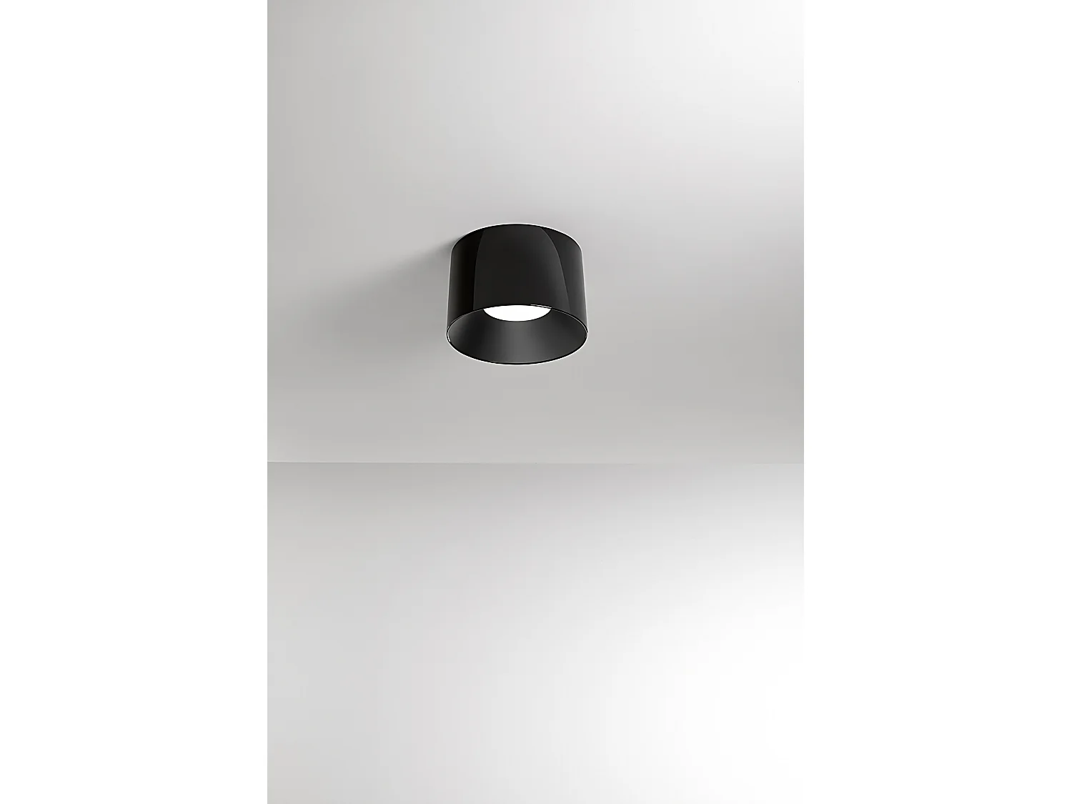 Moderne cylindrisk LED-loftlampe af blankt sort metal, 24 W dæmpbar, diameter 35 cm, høj lysudbytte (CRI 80) - Perenz