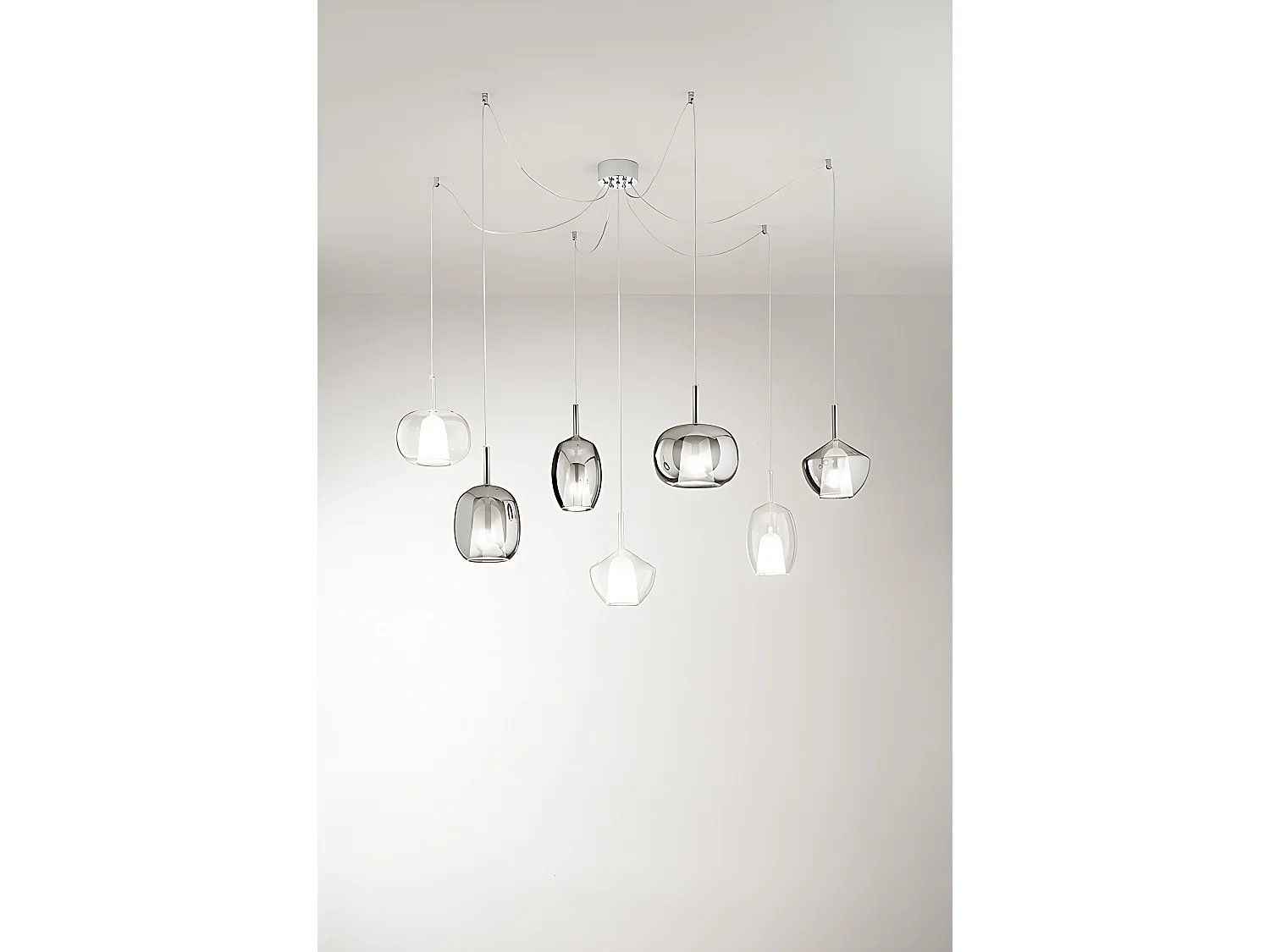 Perenz hanglamp van gerookt, spiegelend borosilicaatglas met E27-fitting, modern design, 17,5 x 30,5 cm, verstelbare kabel 300 cm