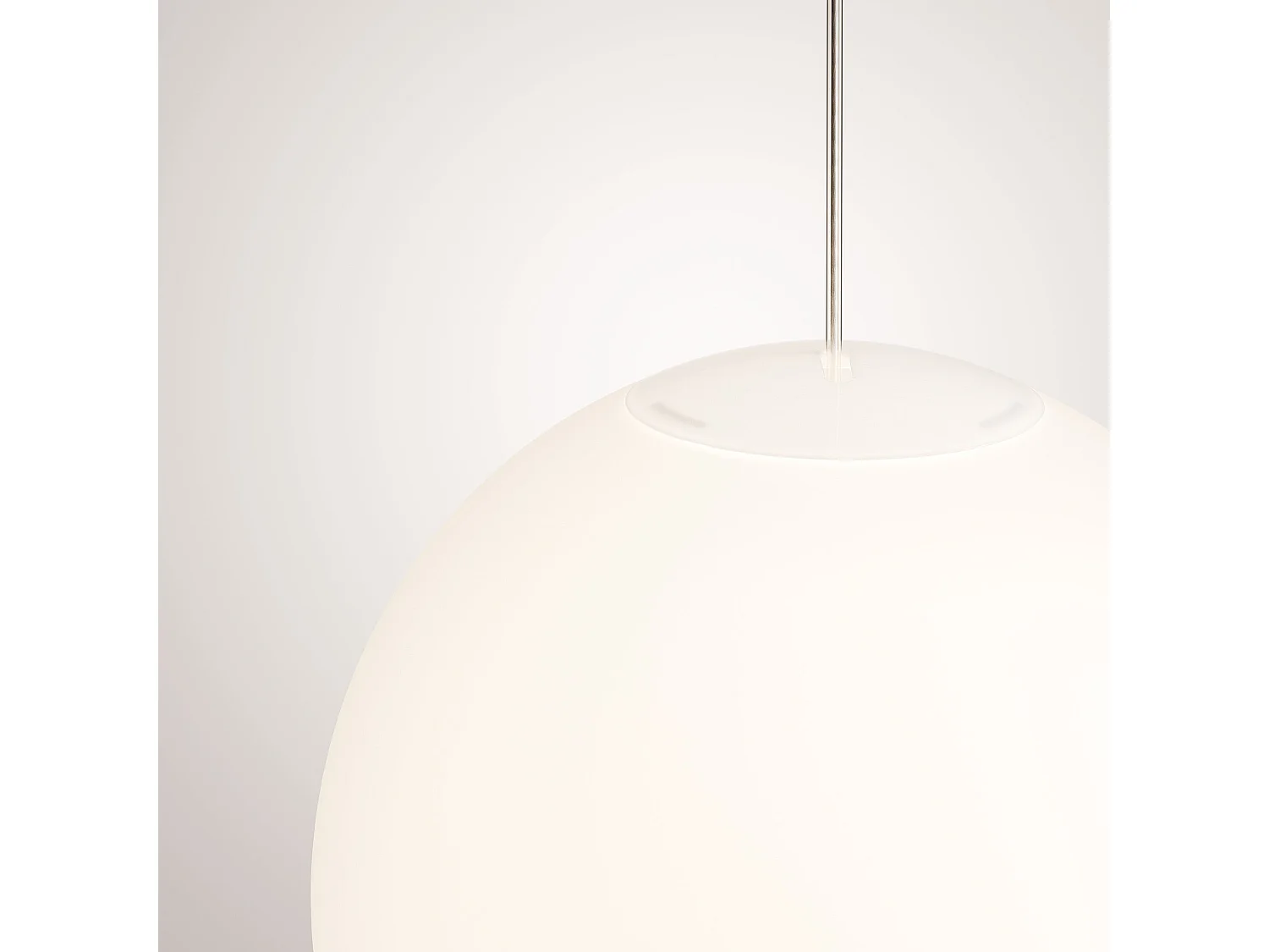 Sferis hanglamp van satijnopaalglas, diameter 30 cm, in hoogte verstelbaar tot 320 cm, E27 fitting, minimalistisch en elegant design.