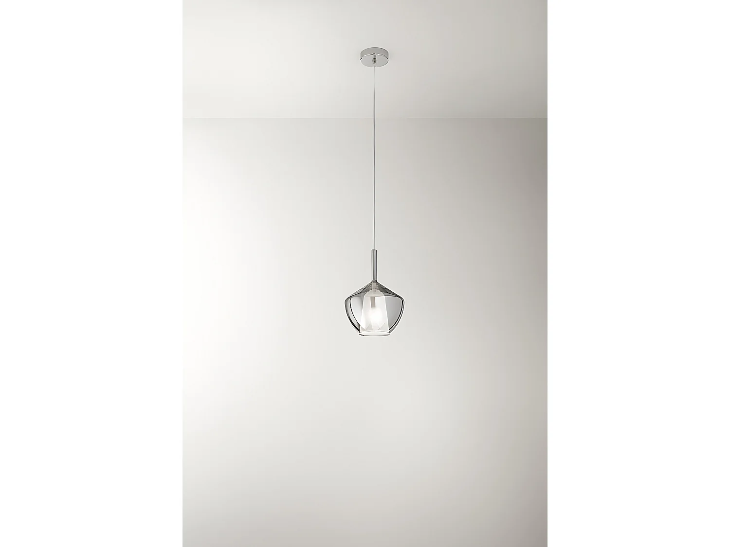 Pendellampe lavet af borosilikatglas, 20 x 27,5 cm, spejlet, røgfarvet, inklusive E27-fatning, serie 10S48250 - Perenz
