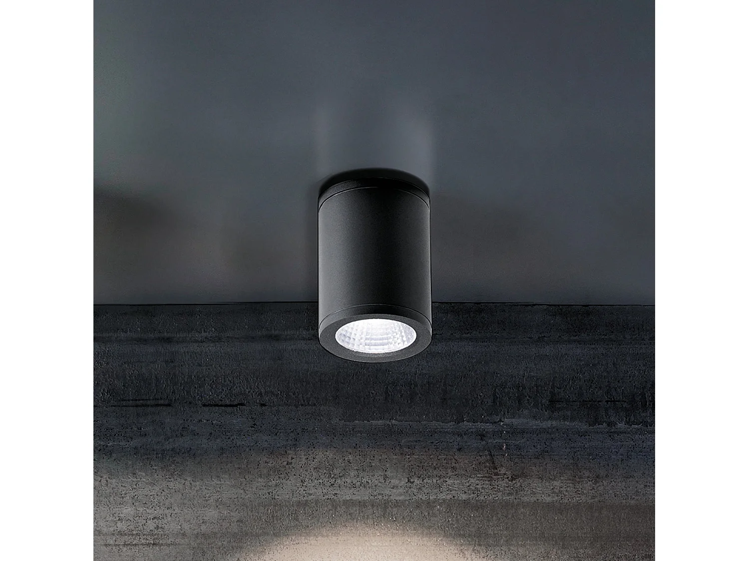 Sole Runde LED-Deckenleuchte aus Aluminiumguss, Dunkelgrau, 6W, IP54 Schutz, ideal für moderne Architekturbeleuchtung innen sowie im Außen.