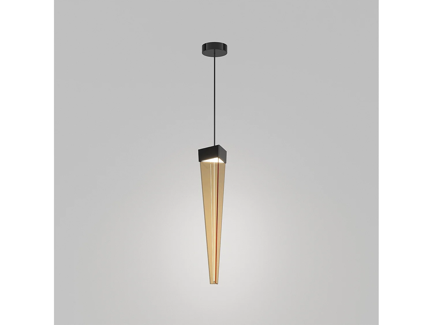 Stalactite LED-Designer-Pendelleuchte, Pyramidenform, bernsteinfarbenes Glas und poliertes schwarzes Nickelgestell, 12 W, 2700 K Beleuchtung