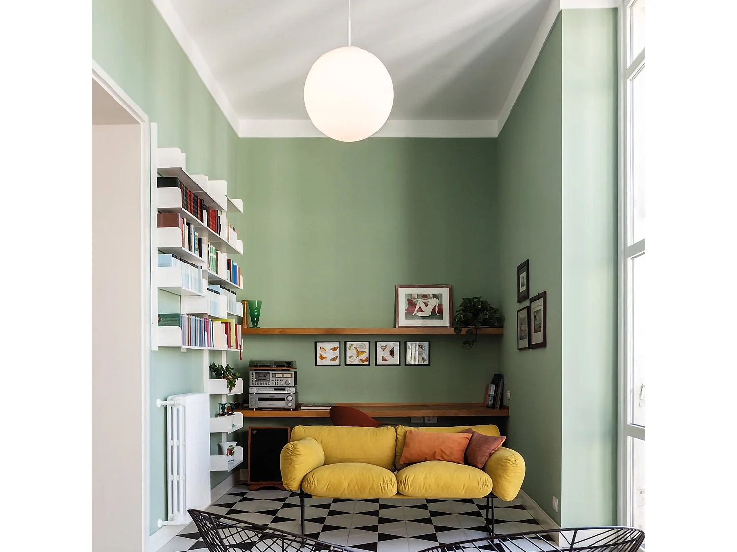 Sferis moderne hanglamp van satijnopaalglas, minimalistisch design met polycarbonaat frame, diameter 50 cm, hoogte 330 cm, wit