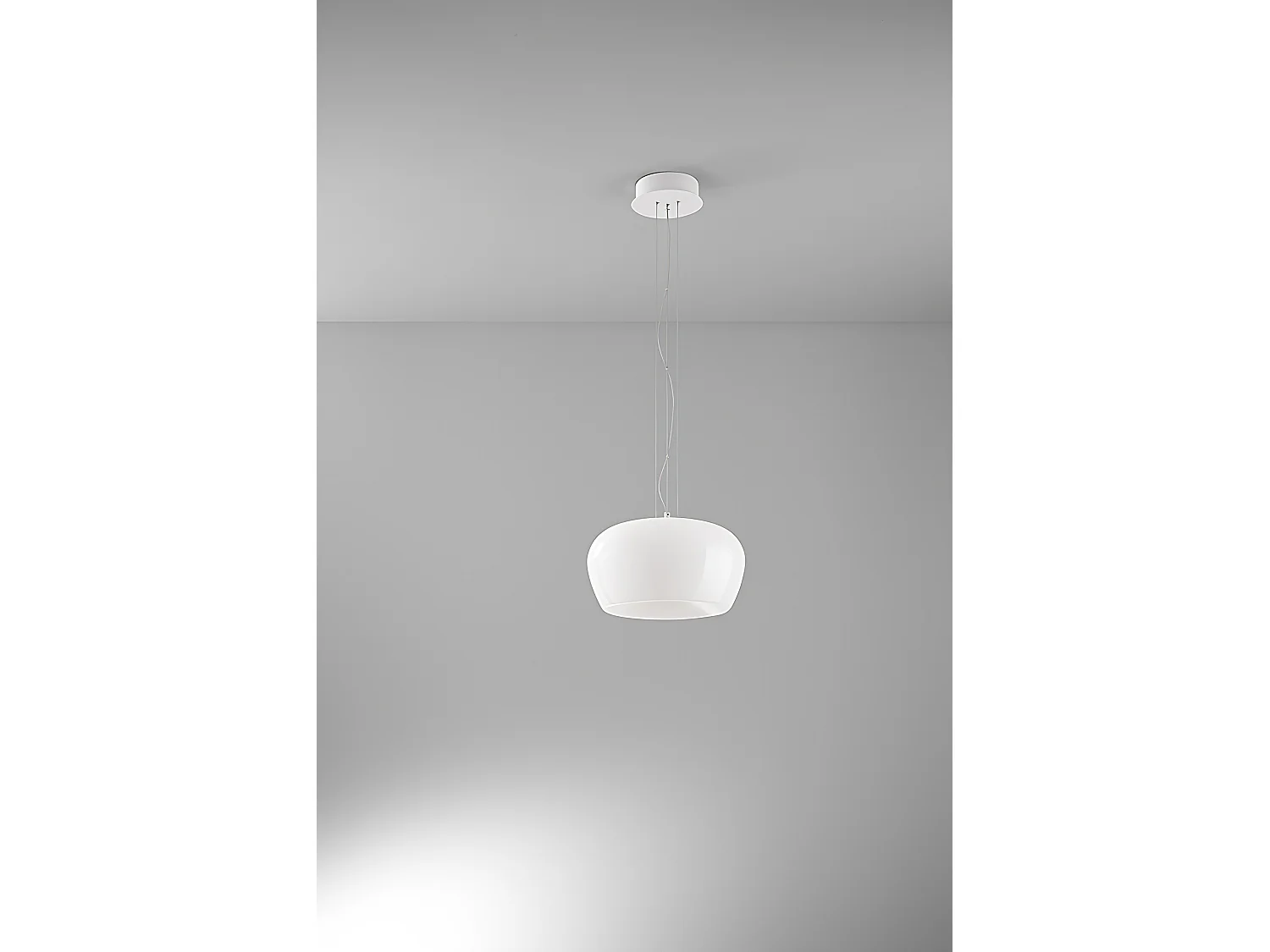 Lustre Suspensão LED 20W em Vidro Branco Brilhante e Estrutura Branco Mate D.38cm - Design Moderno e Elegante para Interiores - Marca Perenz