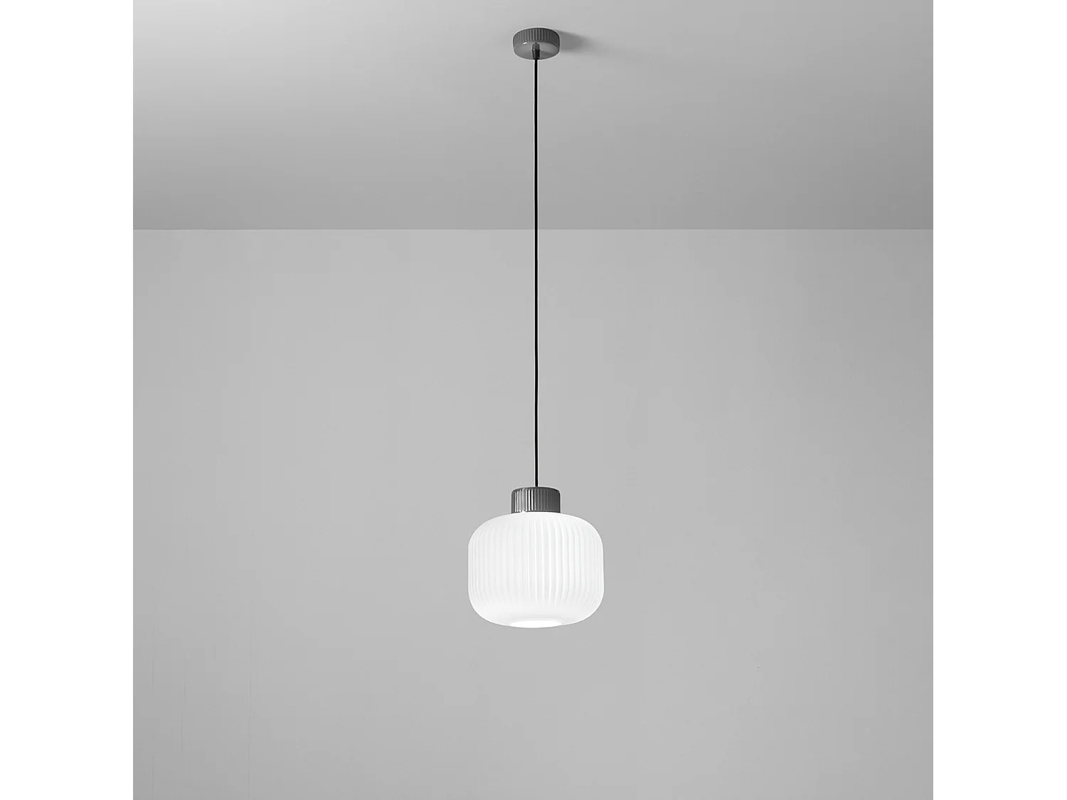 Hanglamp van keramiek en geblazen glas, wit geplooid ontwerp, E27 fitting, in hoogte verstelbaar, diameter 25 cm, klasse I, IP20 - Perenz