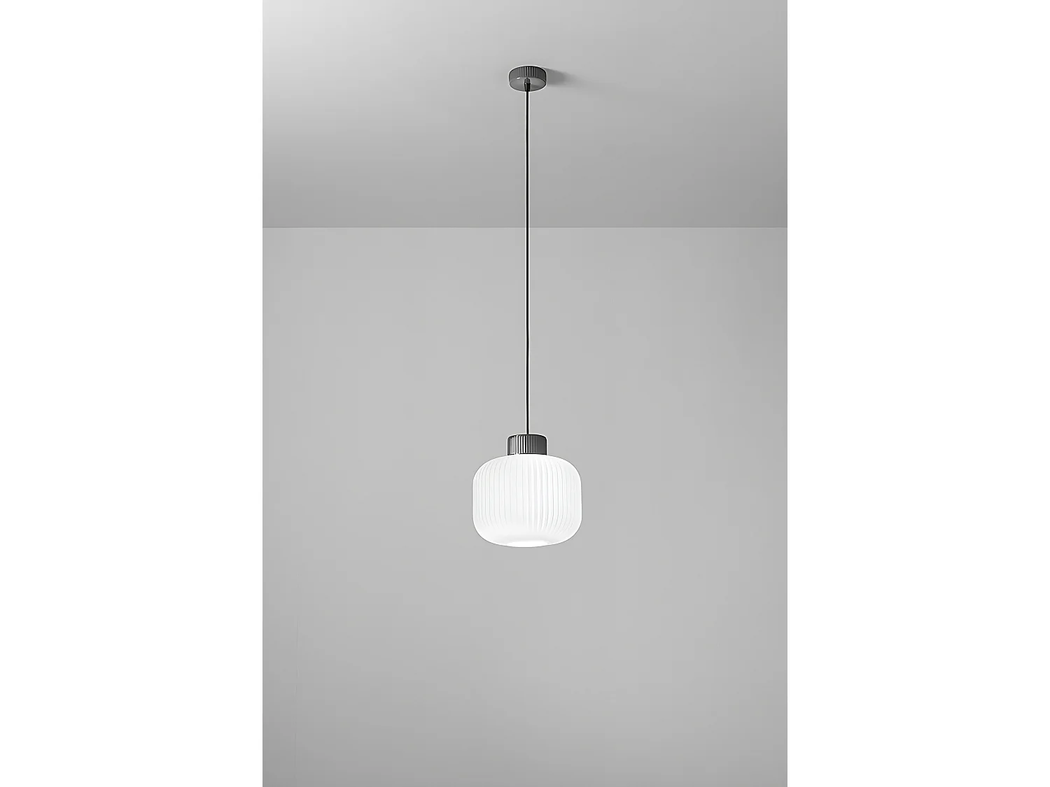 Suspensão em Cerâmica e Vidro Soprado, Design Plissado Branco, Casquilho E27, Altura Ajustável, Diâmetro 25 cm, Classe I, IP20 - Marca Perenz