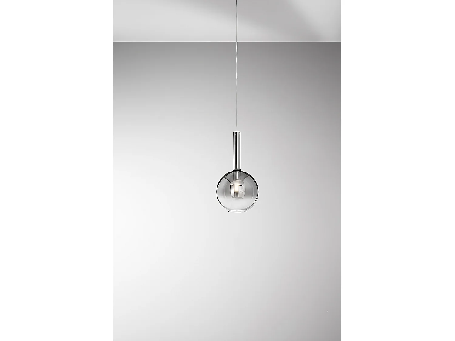 Hanglamp van gerookt spiegelend borosilicaatglas, 1x40W E27, modern design met verstelbare kabel, ideaal voor binnenverlichting - Perenz