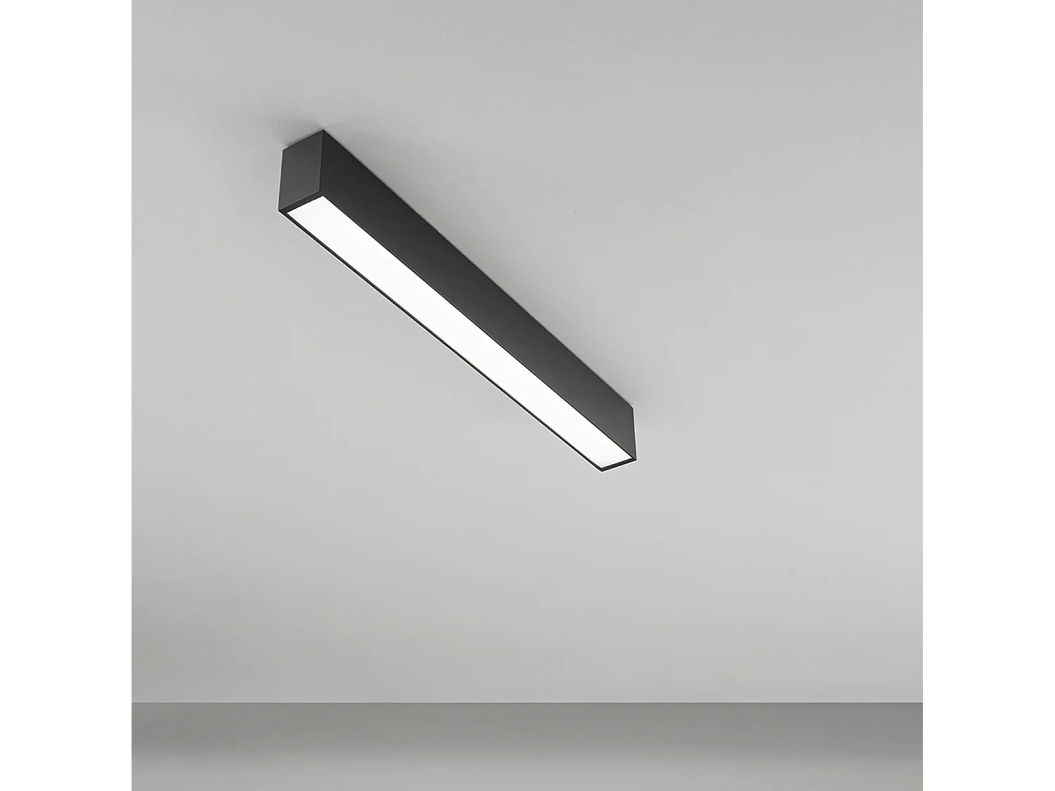 Plafonier LED Modular 20W 60cm Preto Mate - Sistema de Luz CCT Regulável com Difusor Prismático UGR<22 Classe I - Marca Perenz Iluminação Luxo
