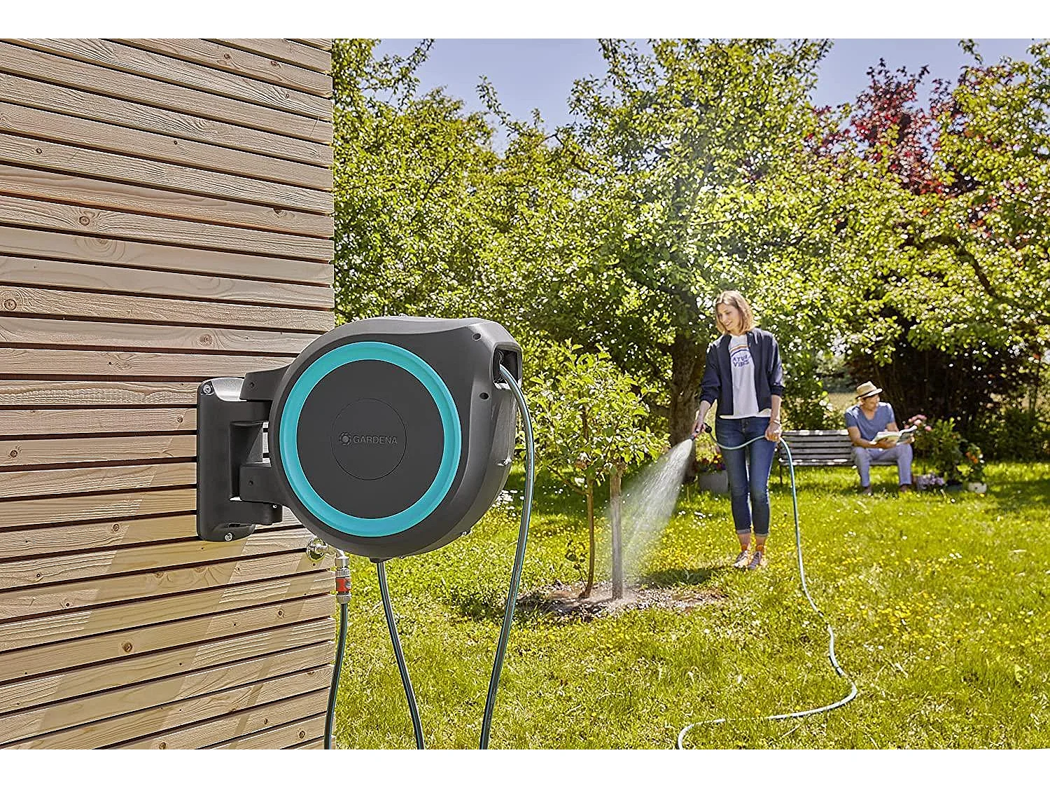 Carrete de Manguera Automático GARDENA RollUp L Montado en Pared - Longitud de 30m - Ø13mm - Kit Completo - Garantía de 5 Años