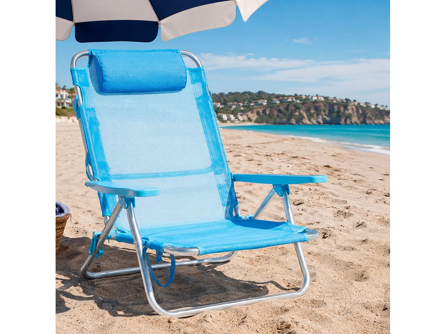 Spiaggina Pieghevole Con Telaio In Alluminio Seduta In Textilene Poggiatesta Integrato Braccioli Ergonomici Campeggio Outdoor 53 x 62 x 77 Cm Azzurro