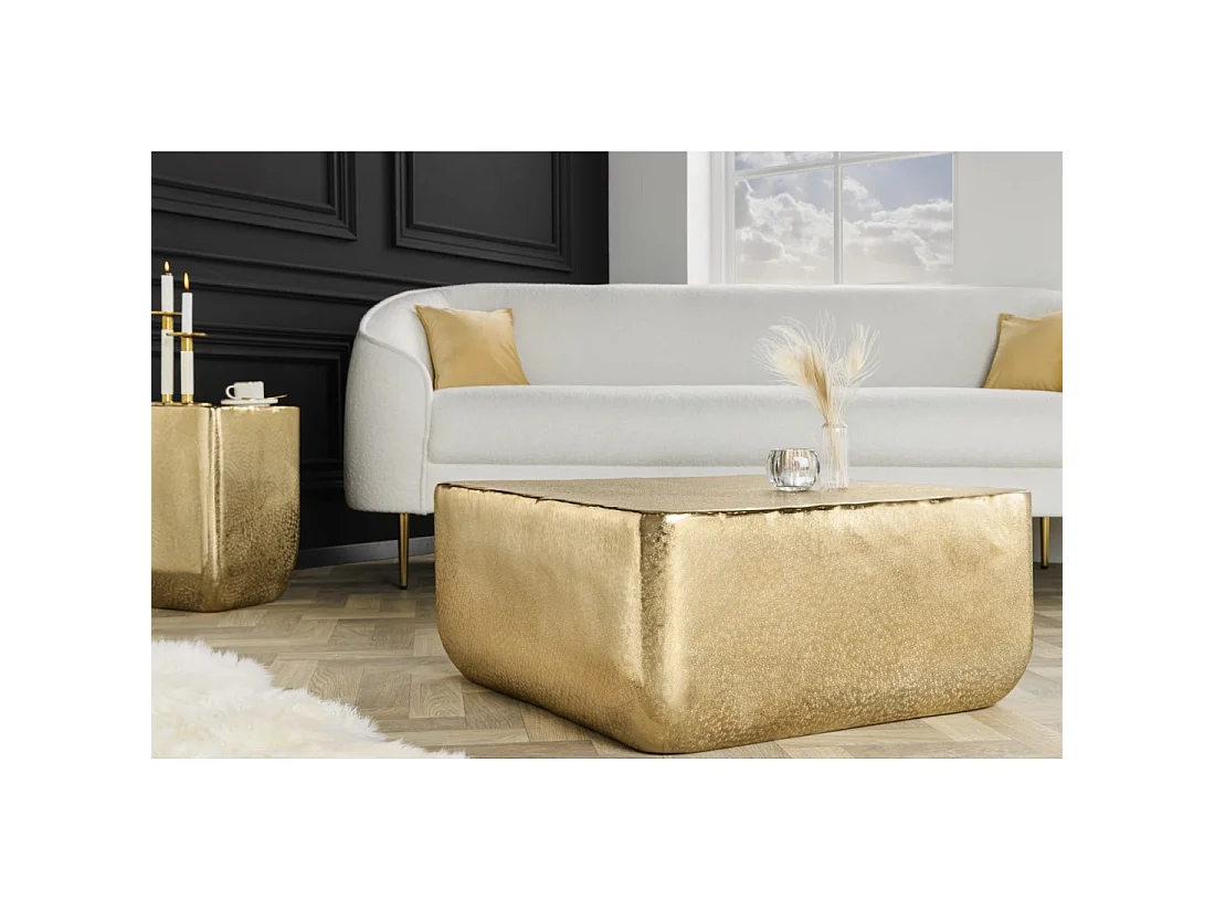 Mesa baja cuadrada AURUM 70 cm en aluminio dorado martillado – Diseño artesanal chic