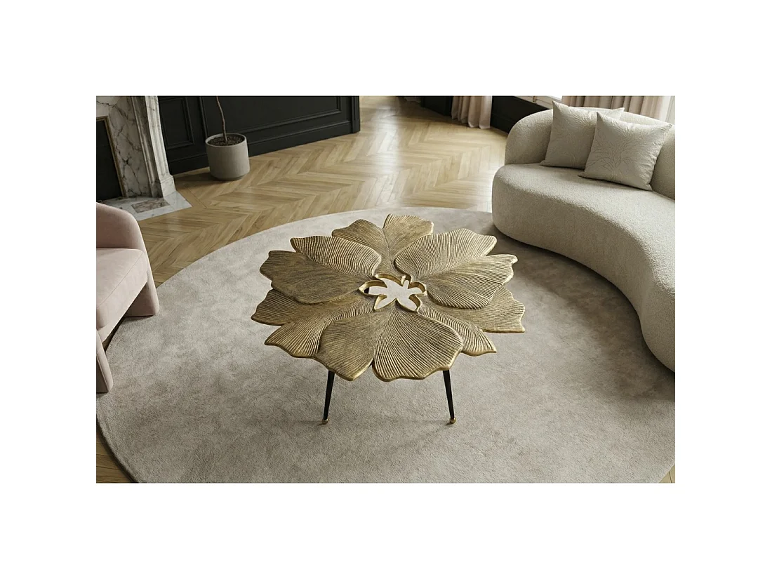 Mesa baja LOTUSIA dorada 95 cm en aluminio con tablero en forma de flor diseño