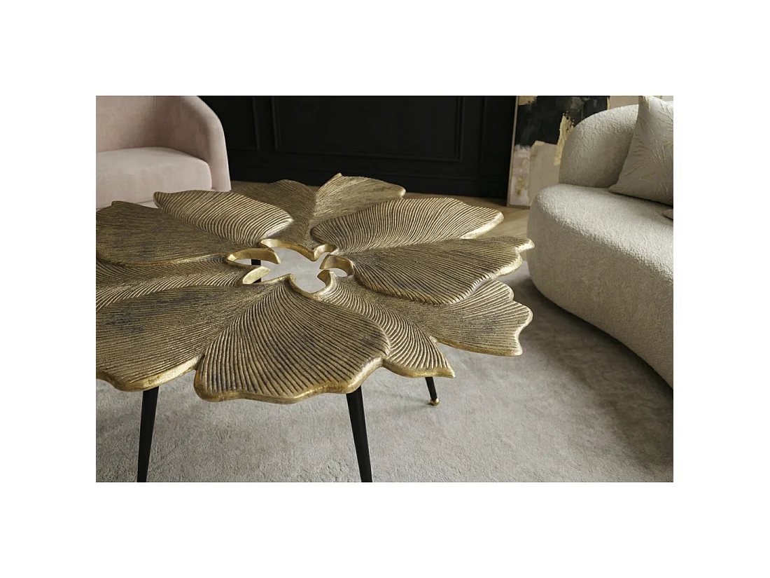 Mesa baja LOTUSIA dorada 95 cm en aluminio con tablero en forma de flor diseño