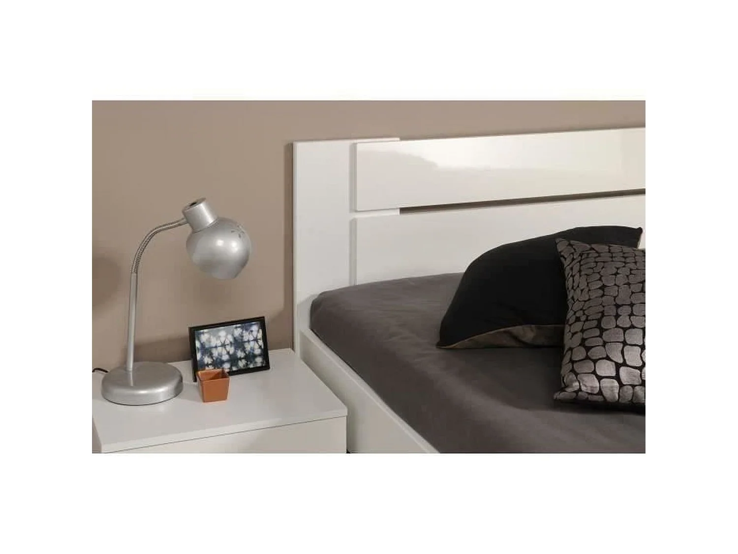 Lit adulte contemporain décor blanc et blanc brillant 140 x 190 cm
