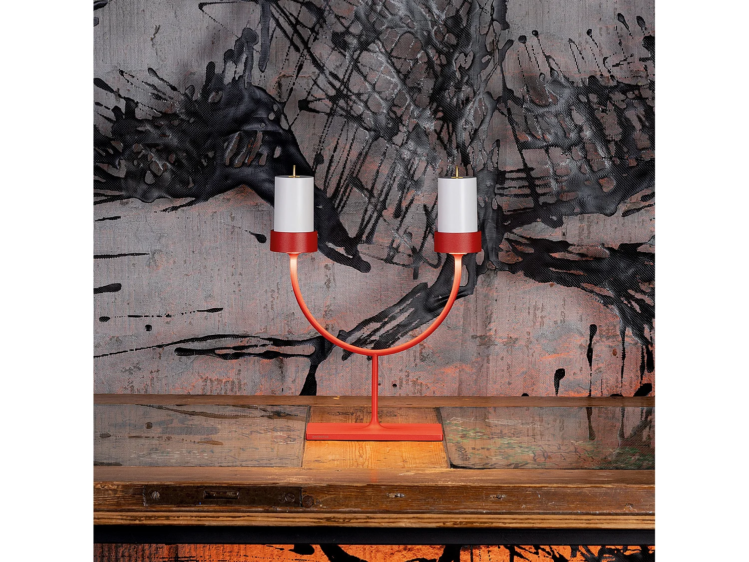 Lampa stołowa LED Perpetua Double, 2-ramienna, czerwona, bezprzewodowa, akumulator, CRI 90, IP54, wewnątrz i na zewnątrz, nowoczesny, kultowy design