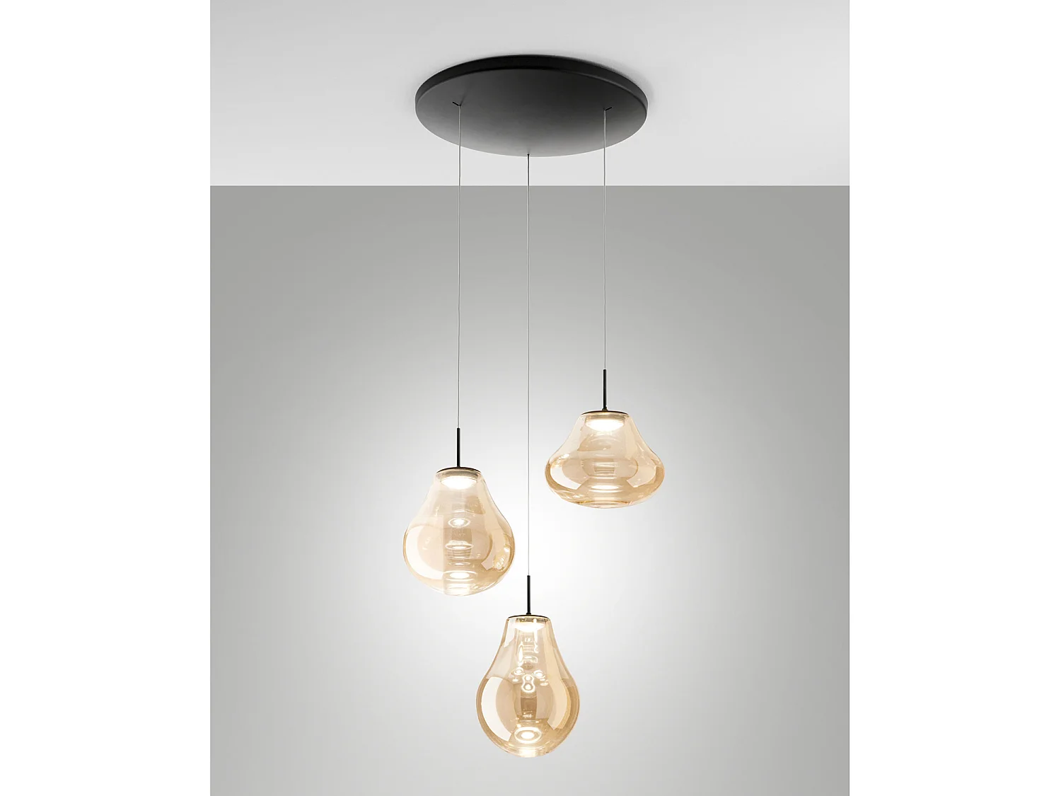 Deva Sospensione Ambra 3 Luci Tonda Design Nero Collezione DEVA Illumina la tua Casa