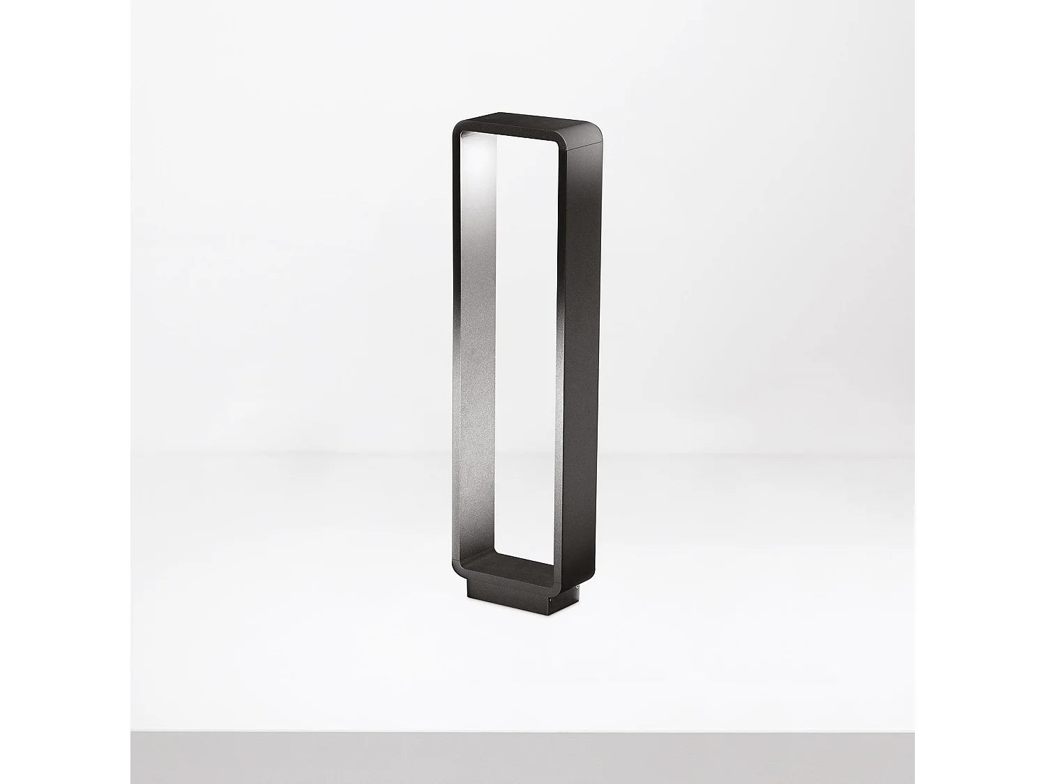 Baliza LED Exterior Stola 11W 3000K Gris Oscuro IP65, Aluminio Fundido a Presión: Iluminación Profesional para Jardines y Entradas de Vehículos