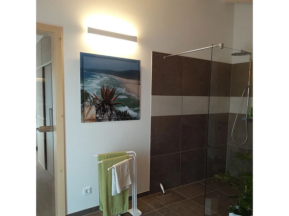 Candeeiro de Parede Lotus LED 20W Integrado 3000K Branco Estrutura em Alumínio Design Moderno Regulável 64,5cm Classe 1 IP20 Qualidade Premium