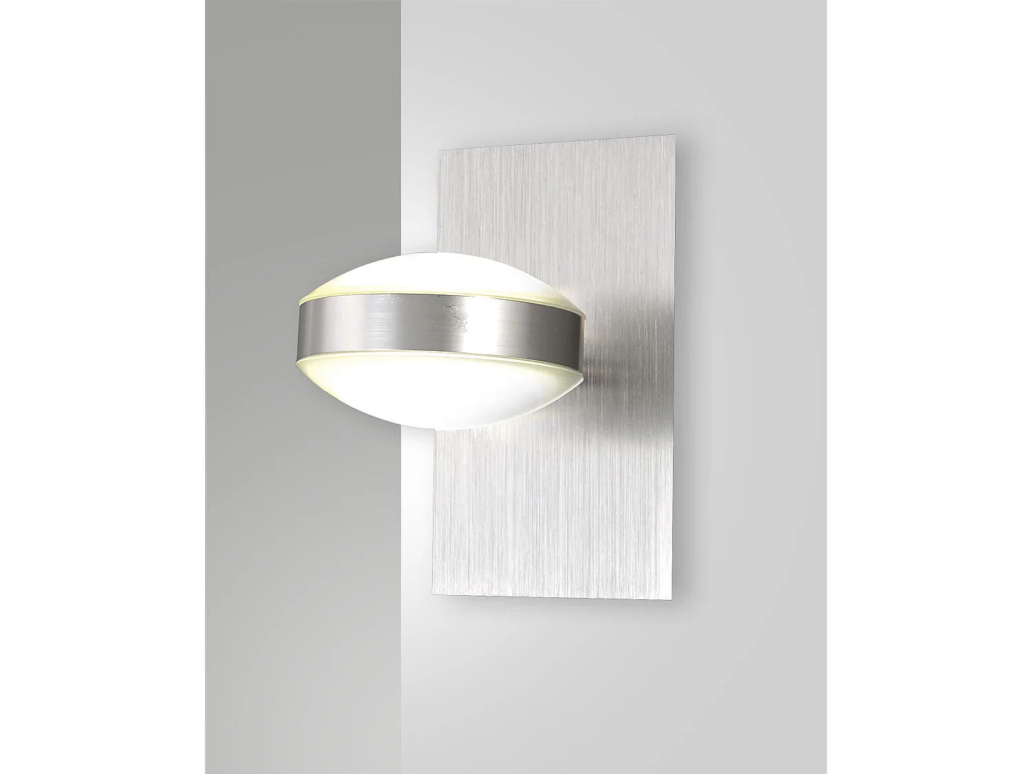 Candeeiro de Parede Mill, Metal e Metacrilato, Níquel Acetinado, LED Integrado 16W, Luz Quente 3000K, 1510 lm, IP20, Código 3253-21-178