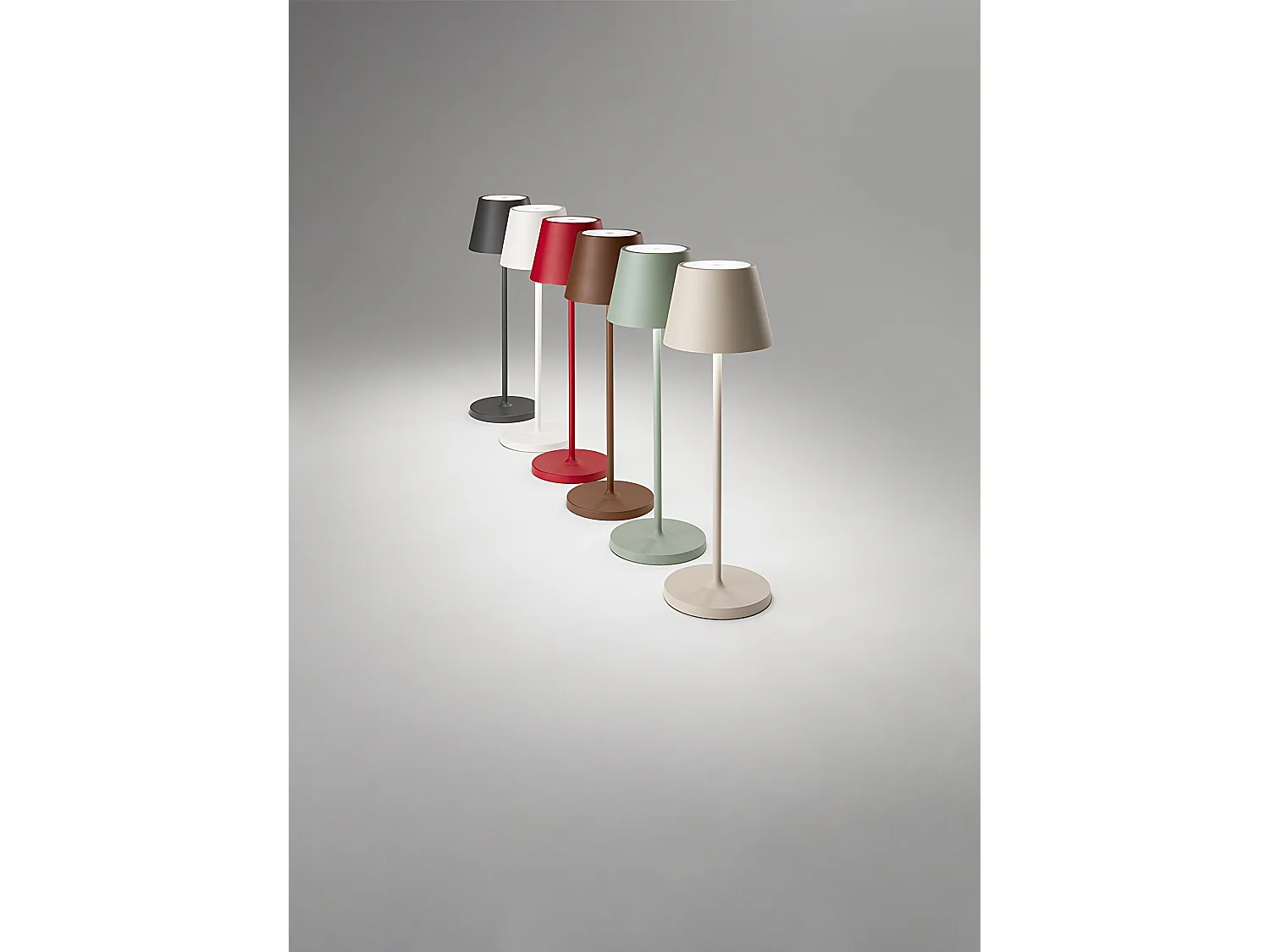 2W 3000K Wiederaufladbare IP54 LED-Tischleuchte Serie 8124 Dunkelgrau, Modernes Metalldesign, Dimmbar per Touch - Perenz